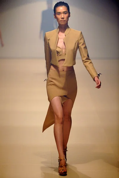 Look 27